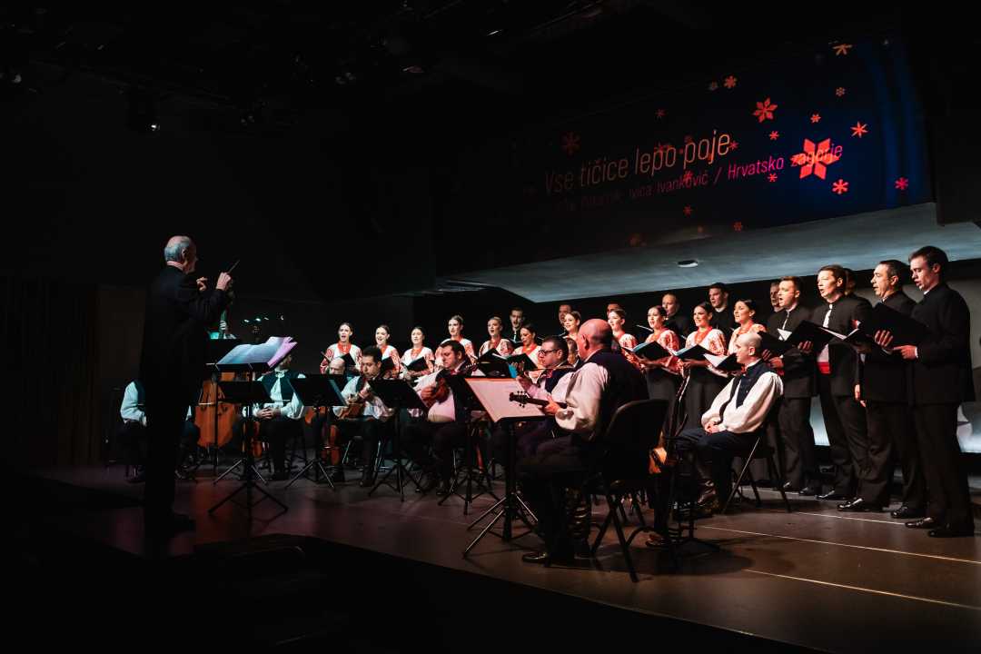Lado u Kući umjetnosti Arsen premijerno izveli božićni program 'Srićna noć je prispila'