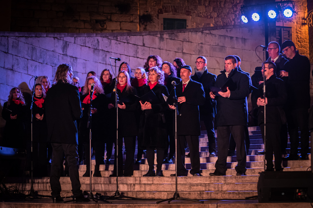 Proslavljena Proslava: 'Božić je tolika radost da žurimo proslaviti ga osam dana unaprijed' 