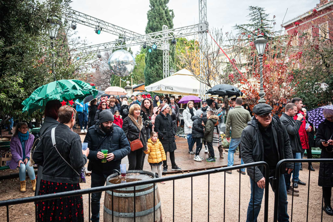 Vratilo se staro normalno na Adventuru: Fenixi, Badnjak, đardin, točno u podne