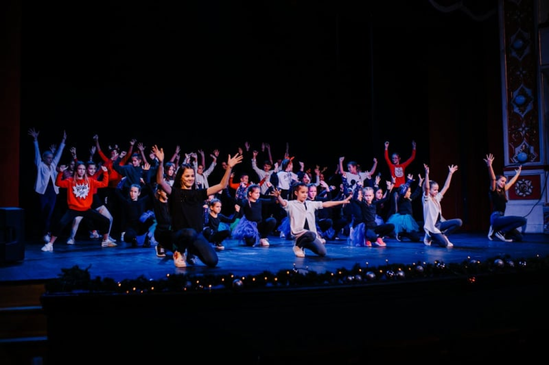 U šibenskom kazalištu održana plesna priredba 'Božićna želja za Kiaru': Prikupljeno preko 8 tisuća kuna 