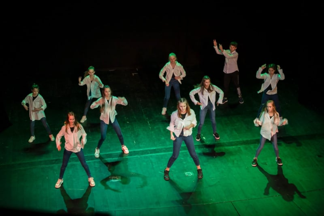 U šibenskom kazalištu održana plesna priredba 'Božićna želja za Kiaru': Prikupljeno preko 8 tisuća kuna 