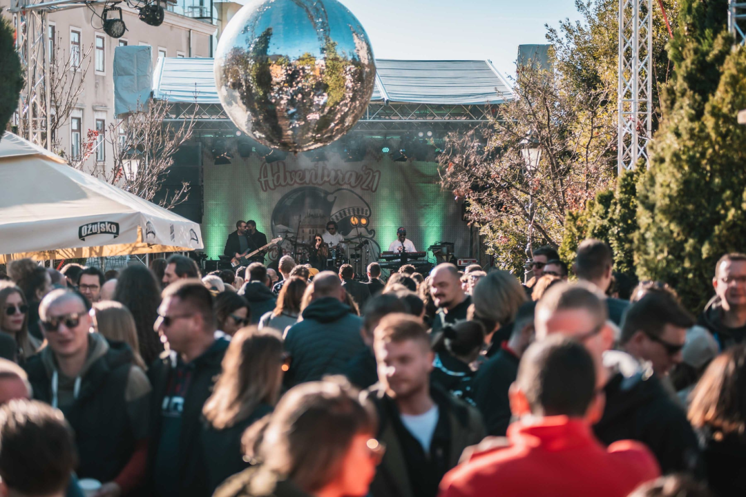  Šibenčani koroni u 'Dišpet' u podne slave Novu godinu u Đardinu 