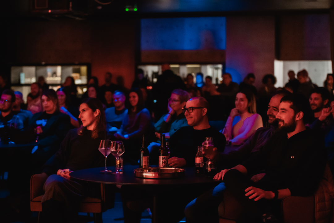 Zabezeknuti Vlatko Štampar sat i 45 minuta u Arsenu valjao fore, publika je plakala od smijeha!