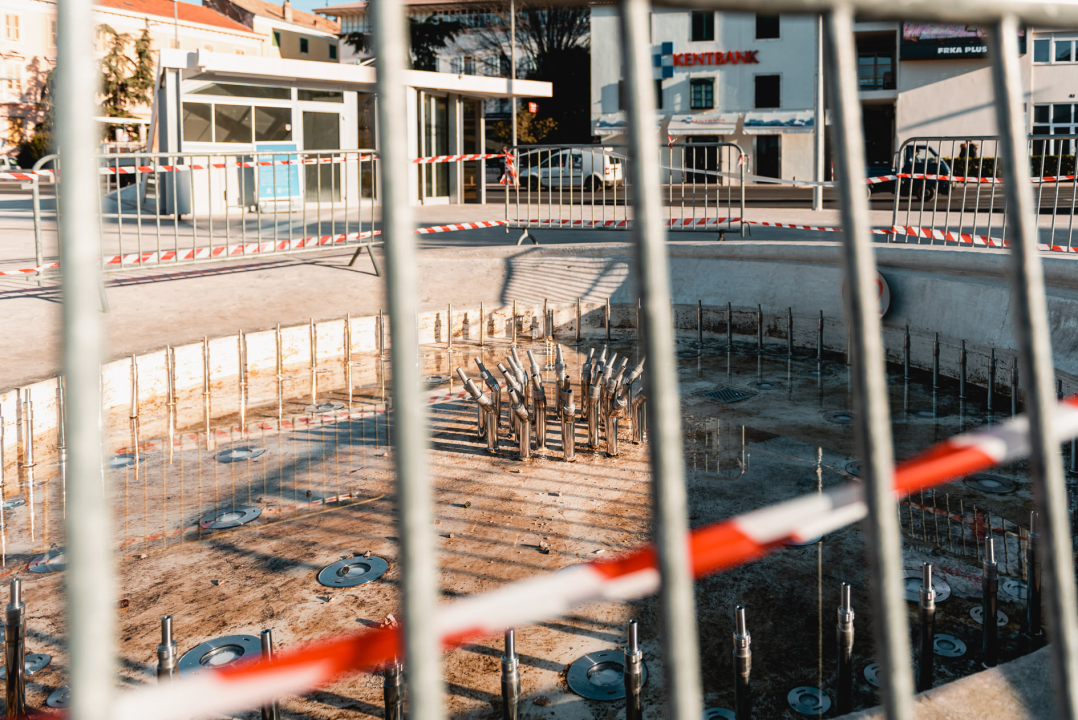 Generalno čišćenje Poljane: Firma iz Žrnovnice za 65 tisuća kuna uglancat će glavni šibenski trg