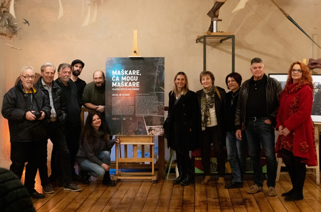 Sinoć u Azimutu otvorena izložba Foto kluba: 'Nadamo se da će se tradicija maškara vratiti u Šibenik'