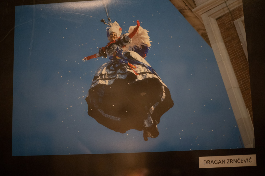 Sinoć u Azimutu otvorena izložba Foto kluba: 'Nadamo se da će se tradicija maškara vratiti u Šibenik'