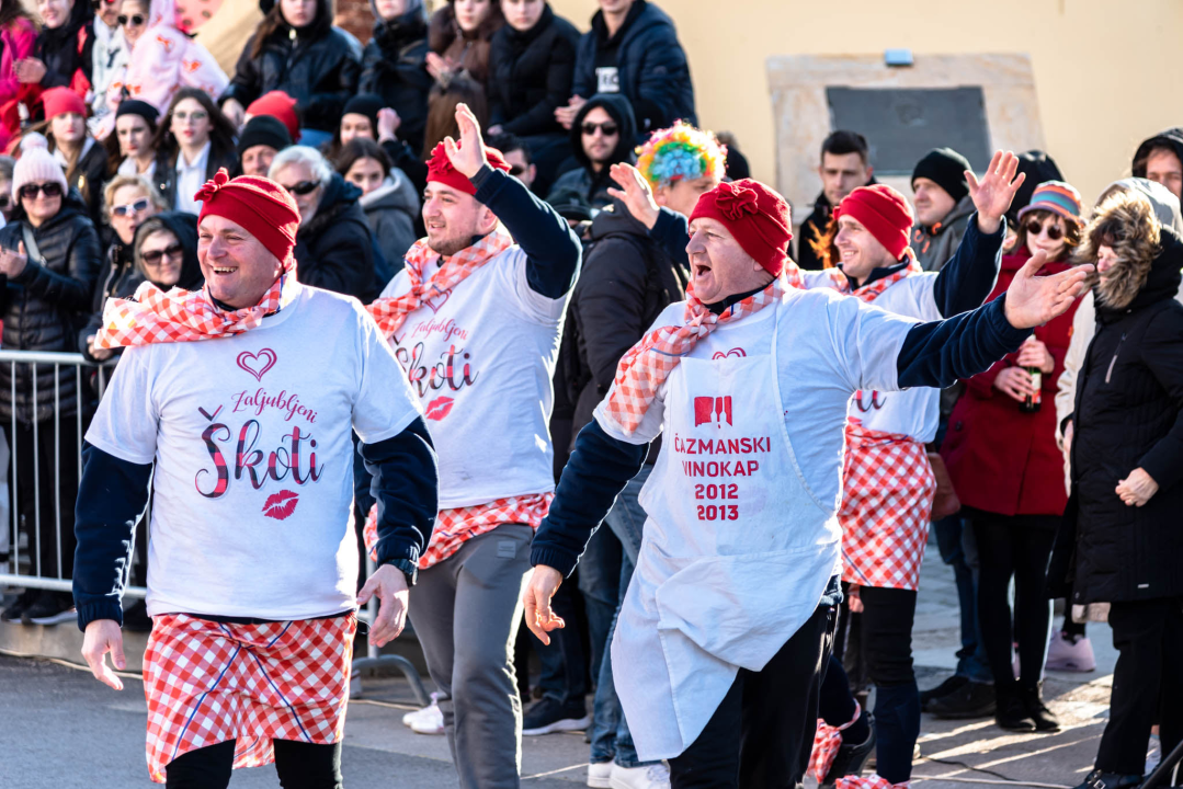 Bake opet napravile ludilo uz ‘Masturbatore s Murtera’, ‘Benkovački sajam’, liječnike i janjetinu