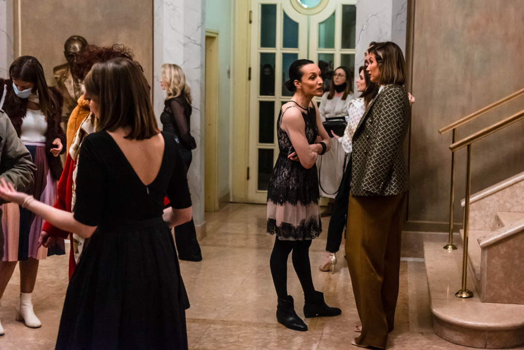 Ženski orkestar do suza nasmijao šibensku publiku, likovi su nam bolno poznati!