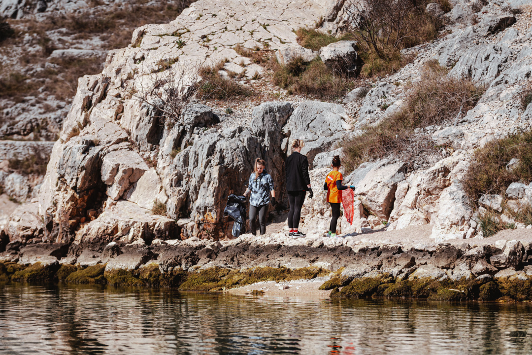 Odrađena akcija čišćenja podmorja i plaže u Zatonu: 'Mislim da smo izvadili oko 3-4 tone, ali ima toga još'  