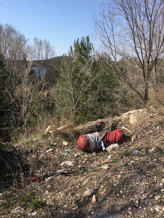 Stara rasvjeta s rive završila na TEF-u okružena tonama građevinskog i drugog otpada!