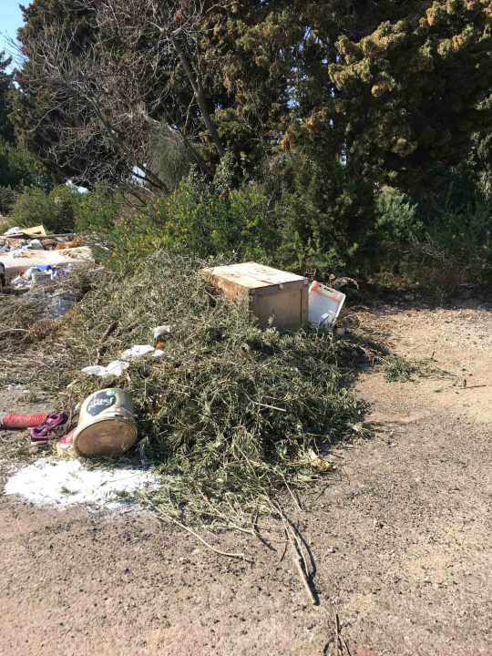 Stara rasvjeta s rive završila na TEF-u okružena tonama građevinskog i drugog otpada!