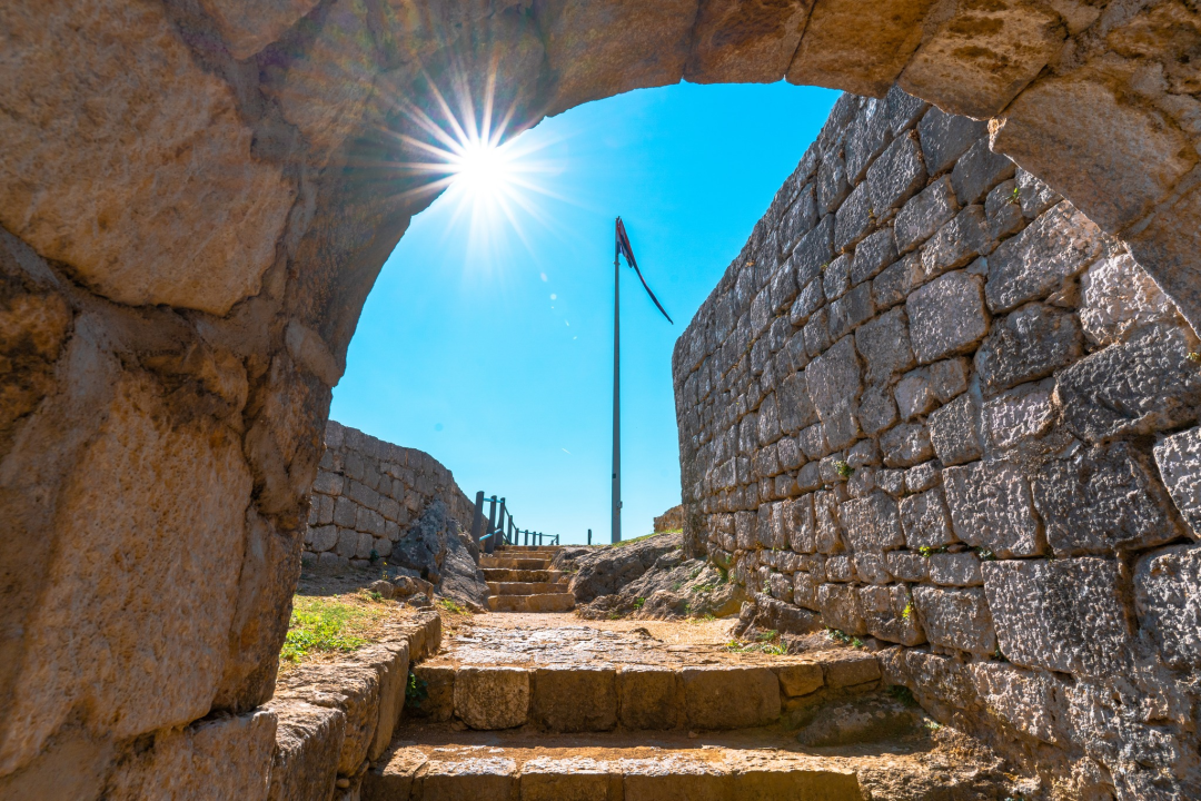 Uskrsni vikend u Kninu: Posjetite Kninsku tvrđavu i osvojite besplatan ručak!