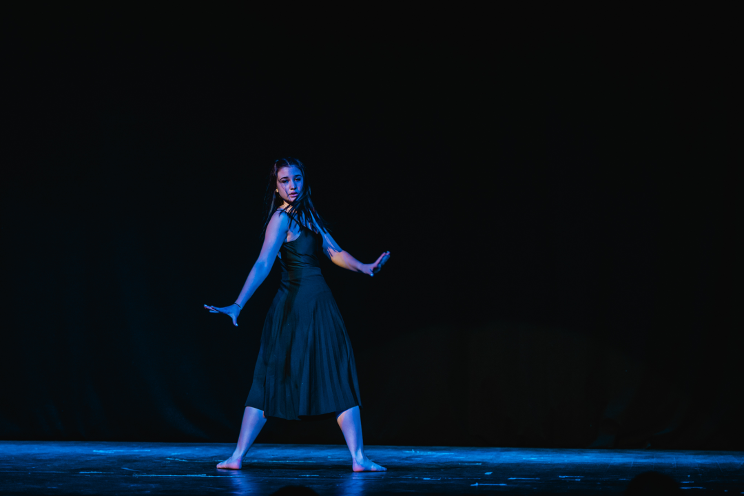 Smijeh i suze za Luku Škarića koji je iz publike gledao prijatelje kako mu ‘Mojom pričom’ skupljaju novac za operaciju