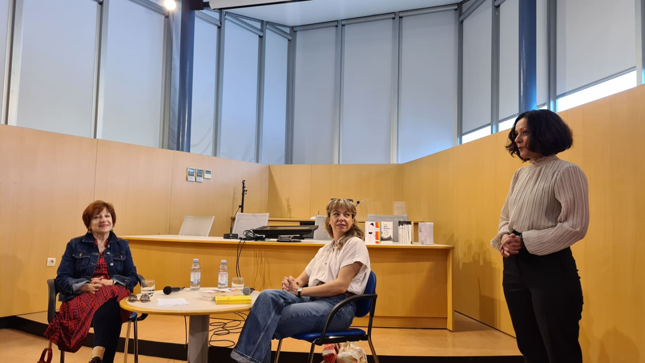 Knjižnica ugostila književnicu koja se u svojem romanu ispričala nevidljivim članovima društva