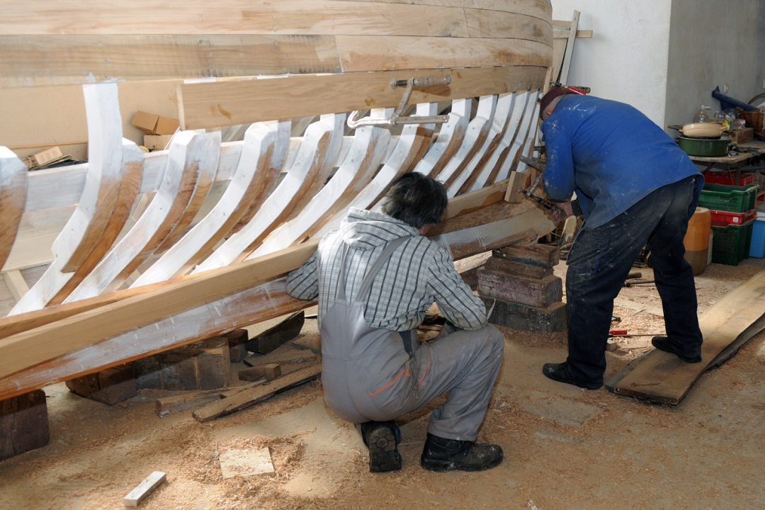 Betina je najpoznatije sjedište vrsnih brodograditelja, a u lipnju organiziraju veliki sajam