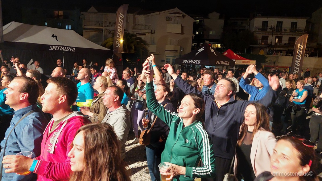 Jura Stublić i skoro 400 sudionika na Primoštenskoj biciklijadi