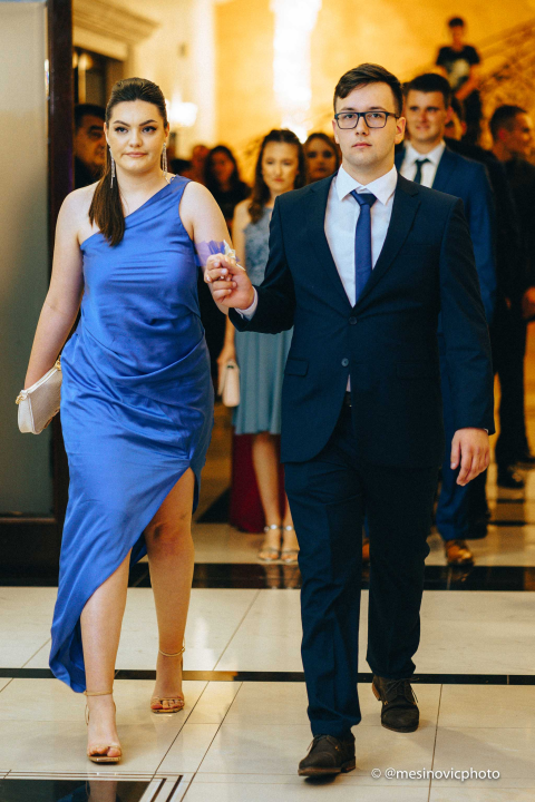 Pogledajte kako su zablistali učenici Industrijsko-obrtničke škole na svom maturalnom plesu (2. dio)