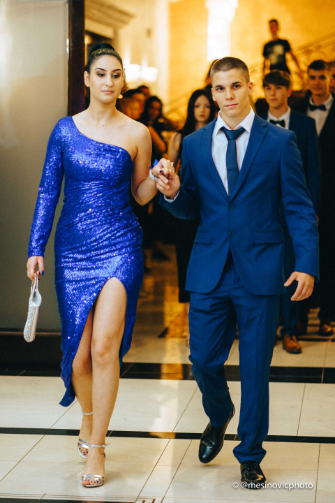 Pogledajte kako su zablistali učenici Industrijsko-obrtničke škole na svom maturalnom plesu (2. dio)