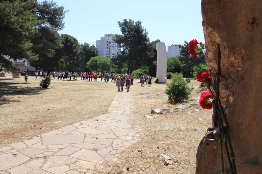 Prošlo je 80 godina od strijeljanja Rade Končara i drugova: U spomen parku položeni vijenci