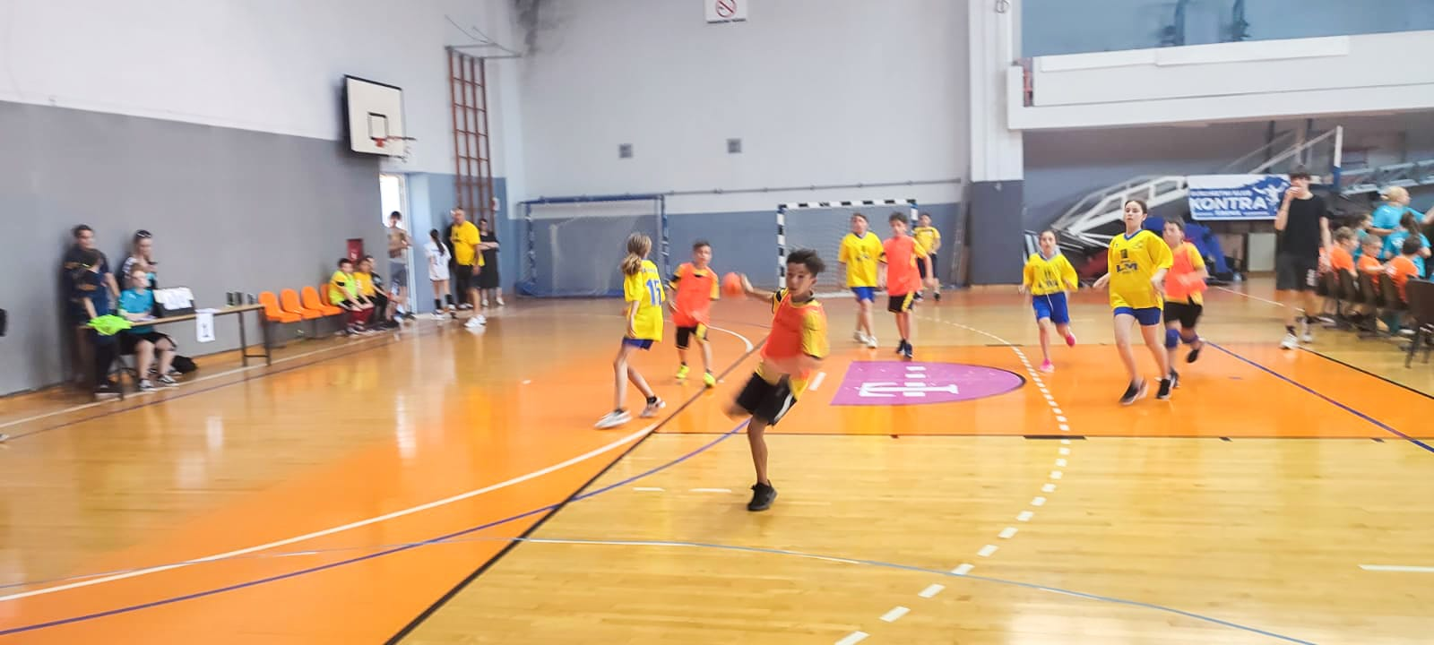 Završnica Međužupanijske mini lige: Više od 250 djece igralo mini rukomet na Baldekinu 