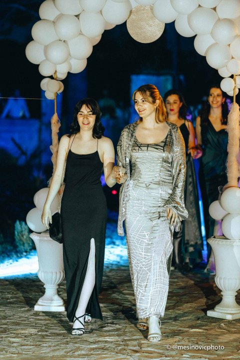 Maturanti Turističko-ugostiteljske škole u glamuroznim izdanjima proslavili kraj srednje škole! (2. dio)