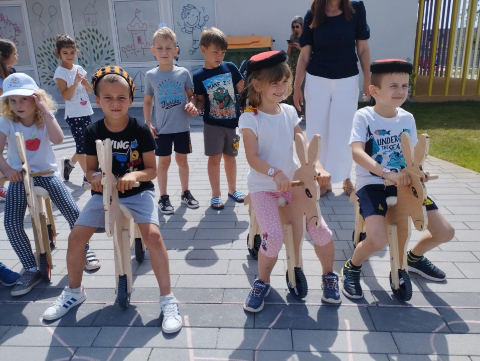 Tovarijada za djecu: Vrtiću Maslina u Tribunju u posjet došli prijatelji iz Benkovca i Trogira