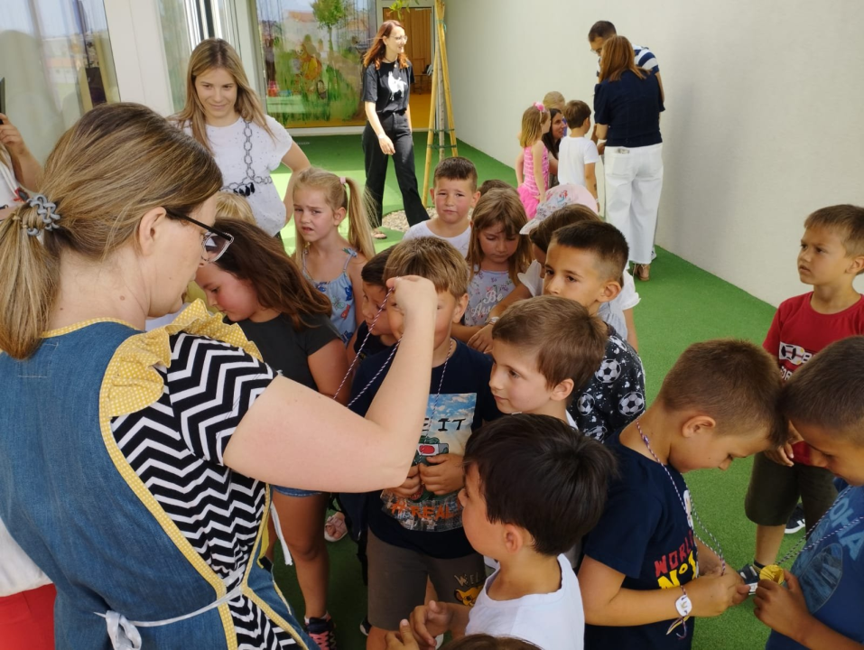 Tovarijada za djecu: Vrtiću Maslina u Tribunju u posjet došli prijatelji iz Benkovca i Trogira