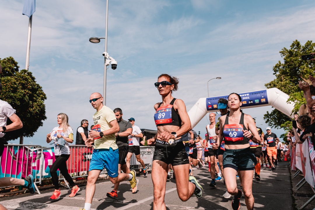 Spektakl u Šibeniku: Pivska milja je bila kao Woodstock, polumaraton završili i brojni Šibenčani