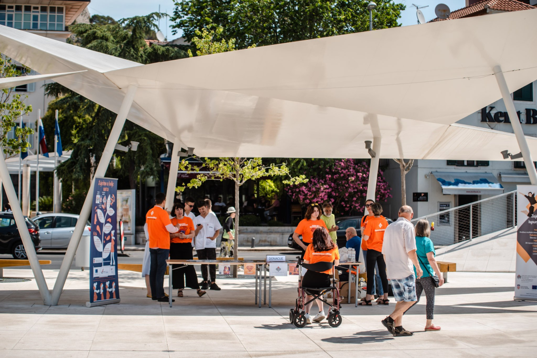 Na Poljani obilježen Svjetski dan multiple skleroze, kazalište će večeras zasvijetliti u narančastoj boji