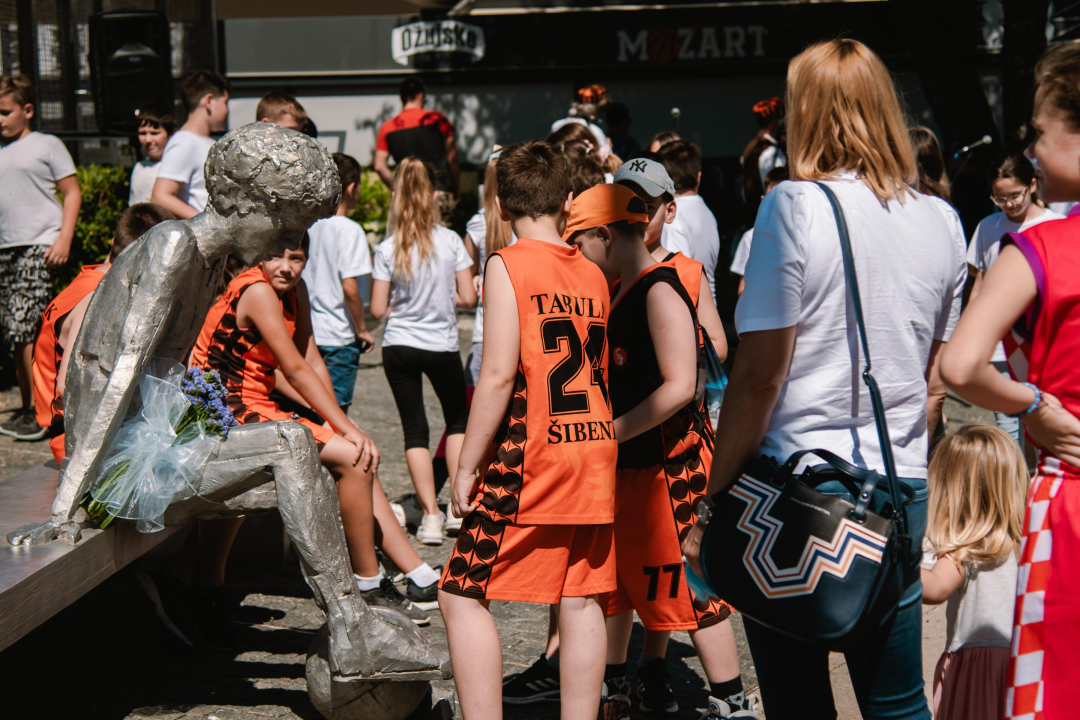 Obilježena 29. godišnjica smrti Dražena Petrovića: 'On je bio veliki igrač, vođa, kapetan i još veći čovjek'  