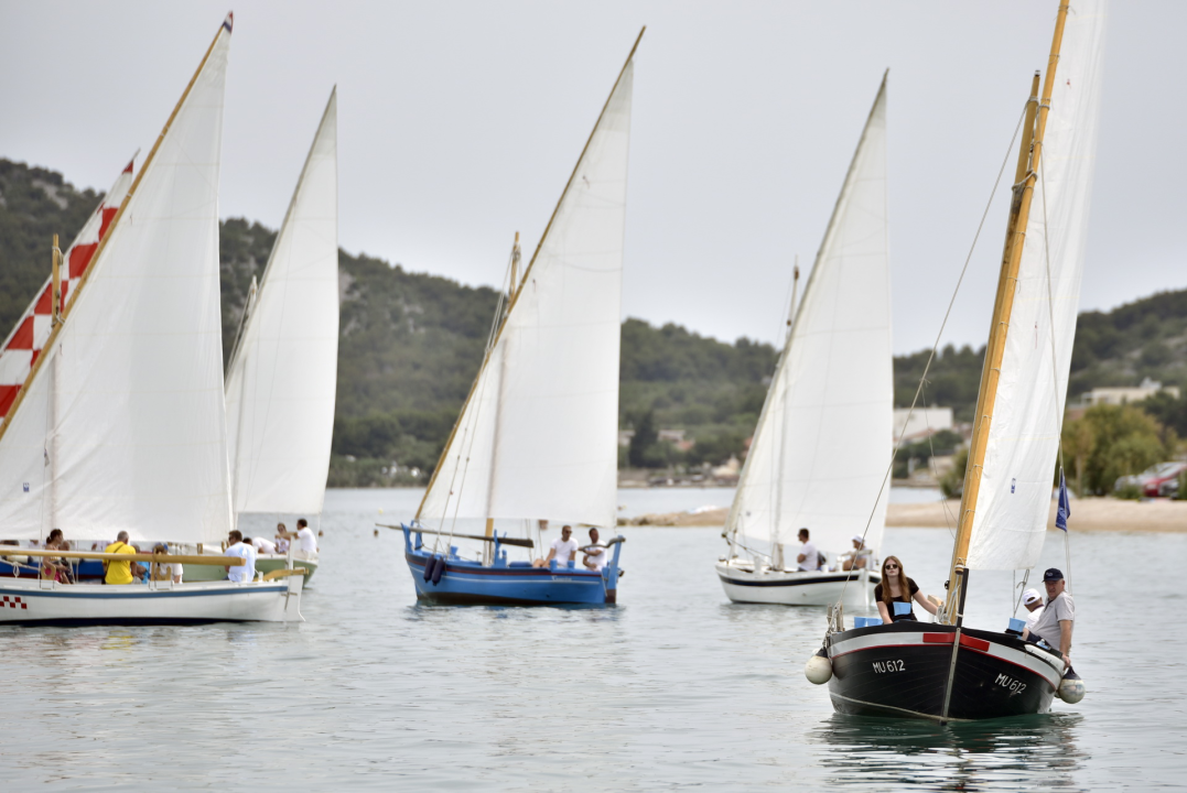 Jedinstveni doživljaj: U Betini održan Sajam tradicijske drvene brodogradnje