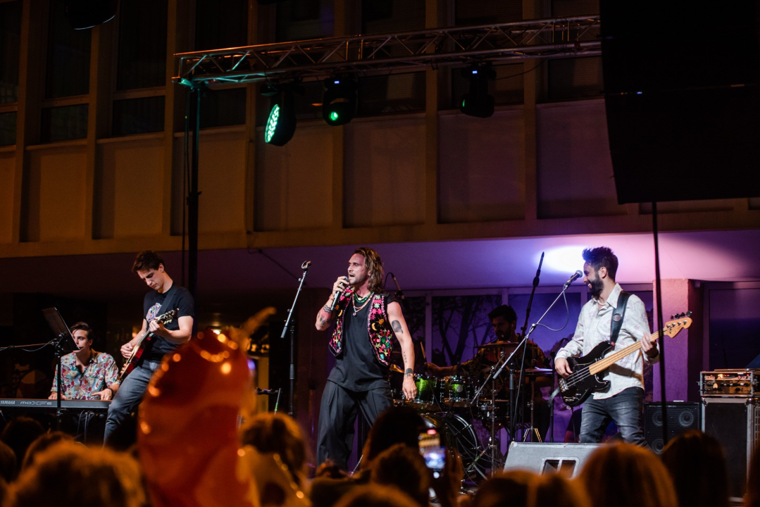 Publika uživala: Luka Nižetić uz svoje hitove napravio sjajnu atmosferu 