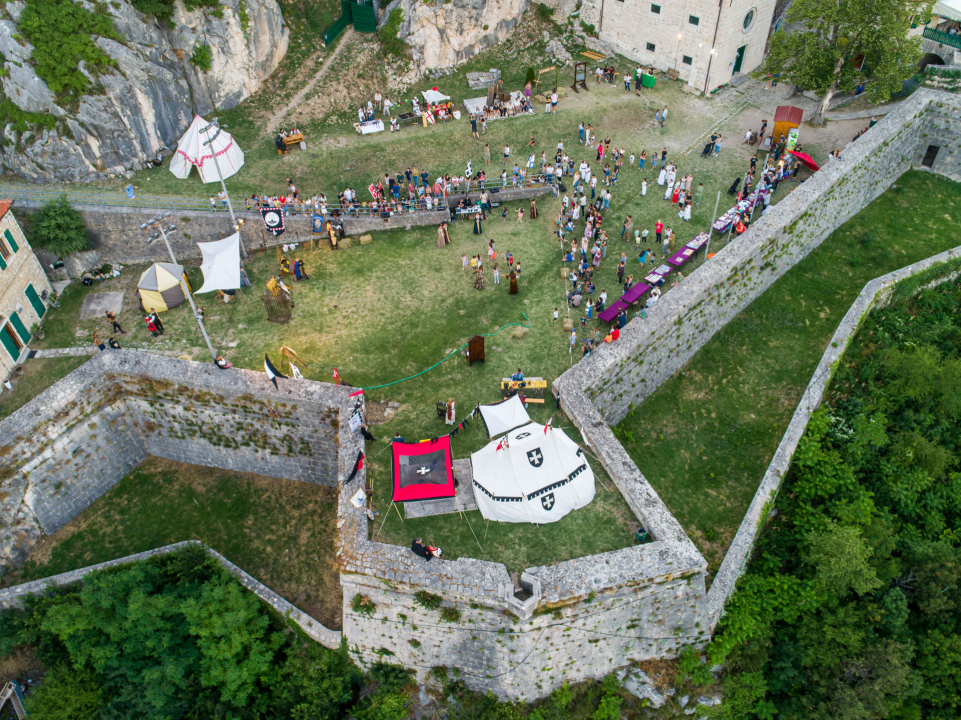 Svečani mimohod, radionice, mačevanje, vatreni show…: Završili ovogodišnji Zvonimirovi dani 