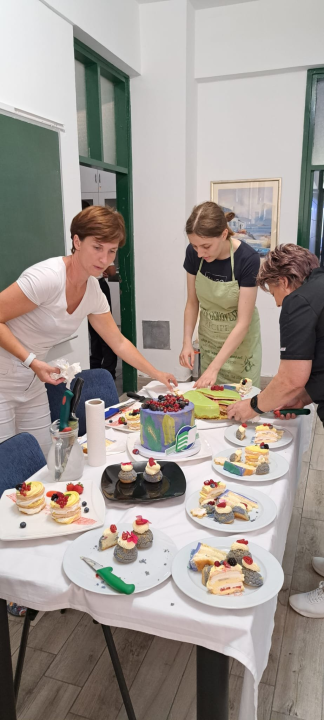 Polaznici POU Šibenik uspješno završili program prekvalifikacije za kuhare, konobare, pekare i slastičare!