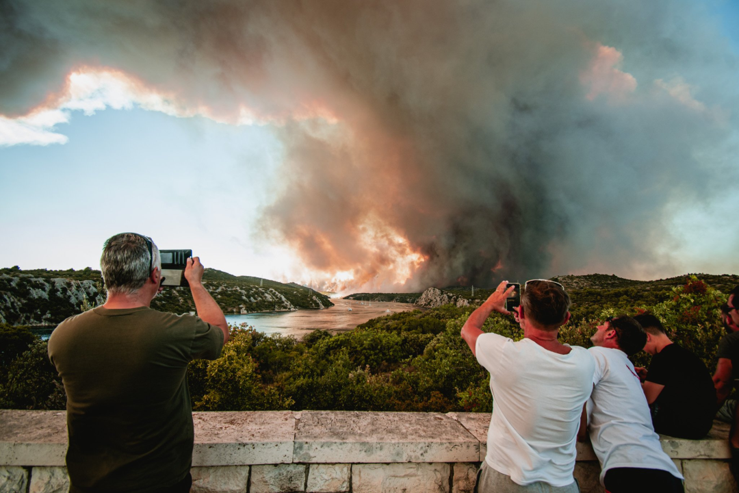 Fotogalerija koja otkriva razmjere plamenog užasa u Zatonu i Raslini