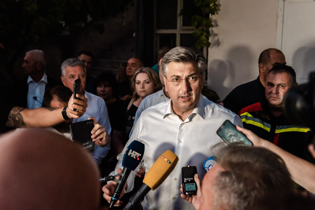 Plenković u Zatonu: 'U posljednjih šest godina nije izgorjelo ovoliko kuća, a smještaj za one koji su otišli bit će osiguran'