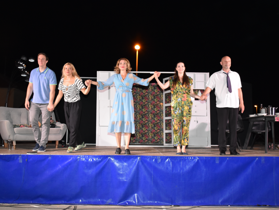 Predstava 'Jel tako, Zorane' nasmijala i mirlovačku publiku 