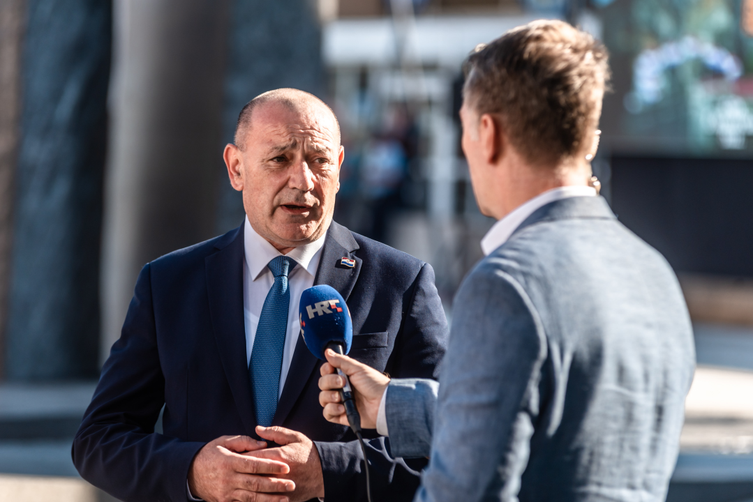 Pogledajte kako je danas bilo na obilježavanju 27. vojno-redarstvene operacije Oluja u Kninu 