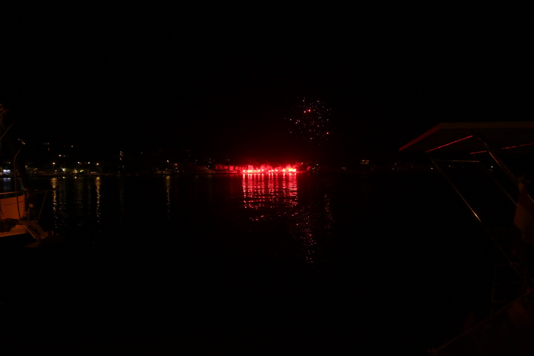 U Tisnom su Oluju proslavili s 27 bengalki i vatrometom 