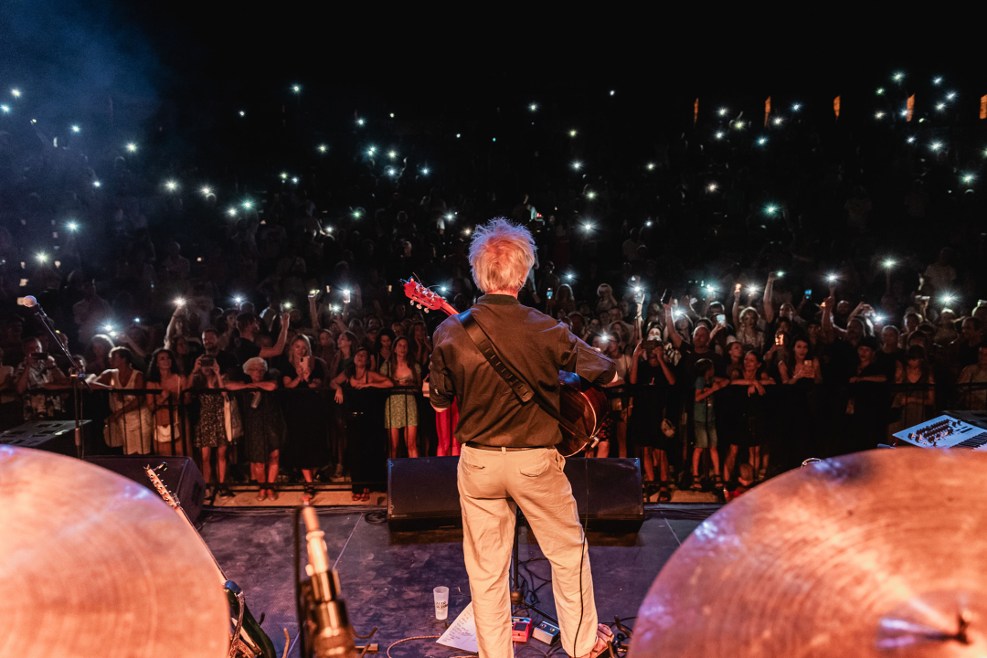 Dobri, stari, uvijek mladi Rundek. I Ekipa.