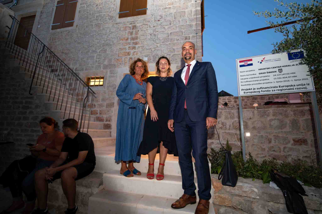 U kući Šare svečano proglašeni laureati zaslužni za 100 godina zlarinskog turizma