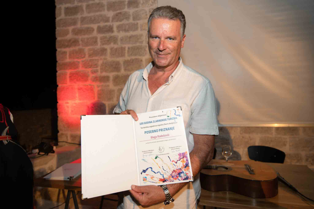 U kući Šare svečano proglašeni laureati zaslužni za 100 godina zlarinskog turizma