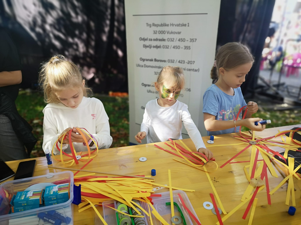 Održano jesensko izdanje Ogulinskog festivala bajke: Sudjelovali izvođači i iz naše županije