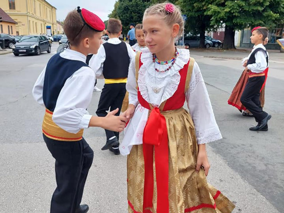 Mlada skupina KUD-a Koledišće nastupila na Dječjim vinkovačkim jesenima