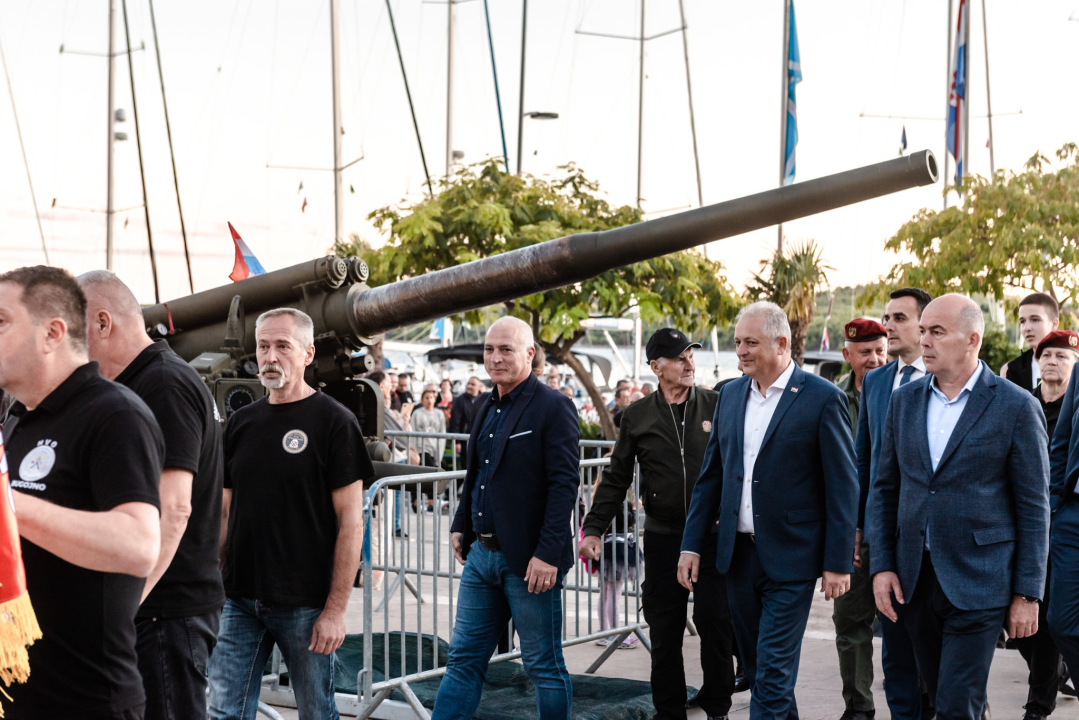Uz pidoće i klapu u Šibeniku obilježen Dan hrvatskih branitelja: 'U slobodi smo se više dijelili nego spajali'