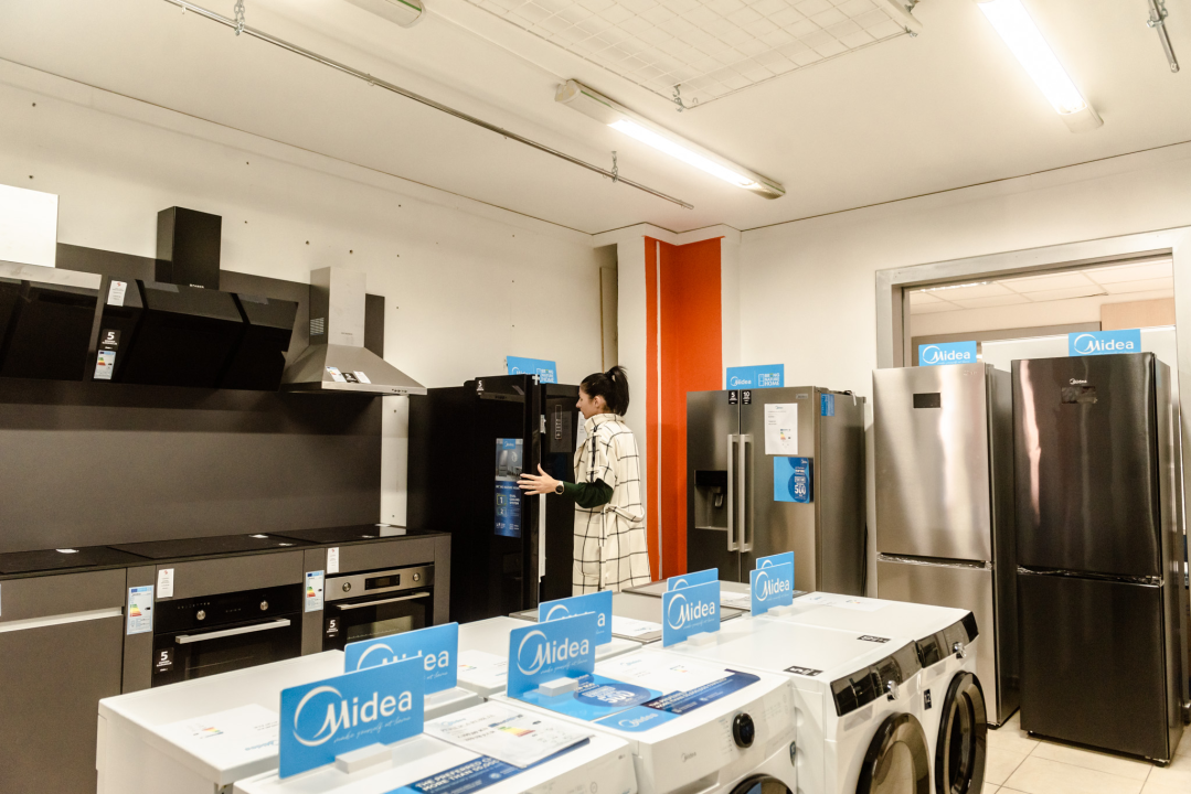 U El Bakoti opremite cijelu kuhinju uz renomirane brendove Midea, Faber i Franke! 