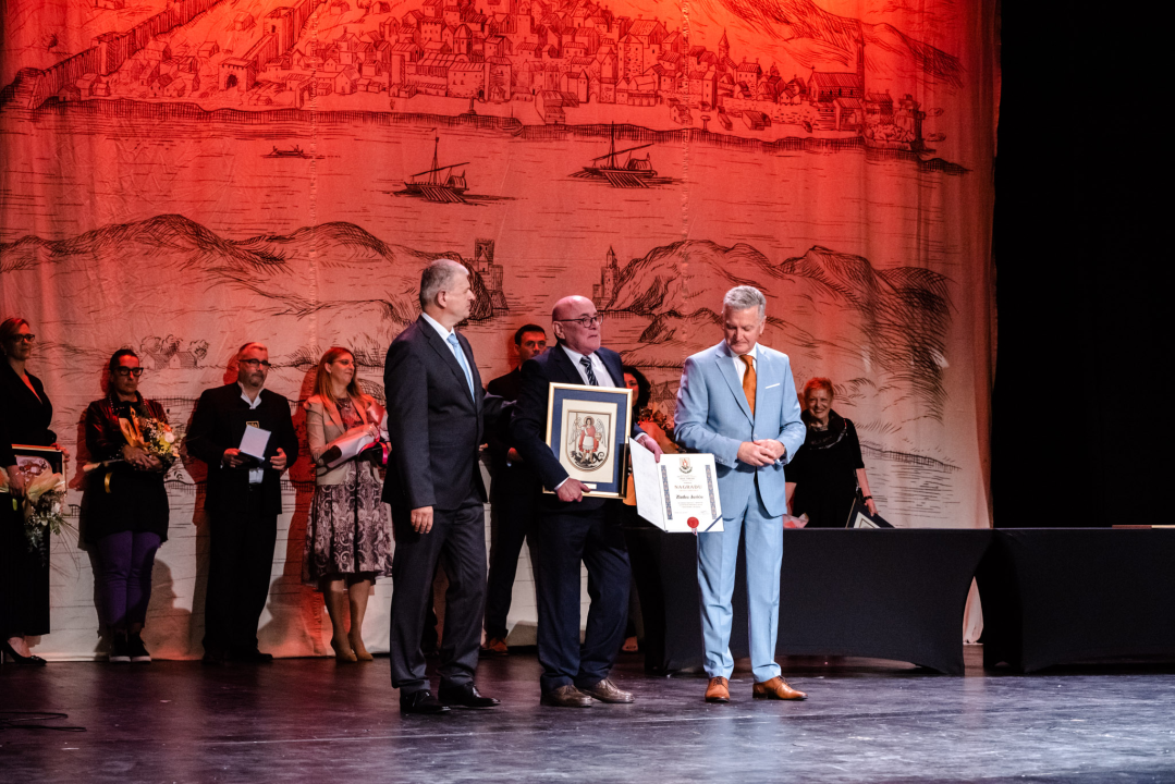 Ivo Mikuličin dobio nagradu Grada za životno djelo: 'Priznajem, infišan sam u Šibenik' 