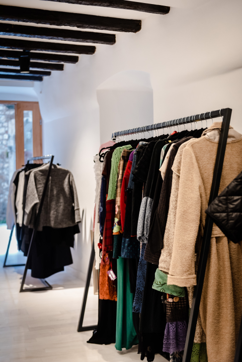 U Galeriju Juraj Dalmatinac stigle zimske kolekcije odjeće i jesenski popusti na slike 