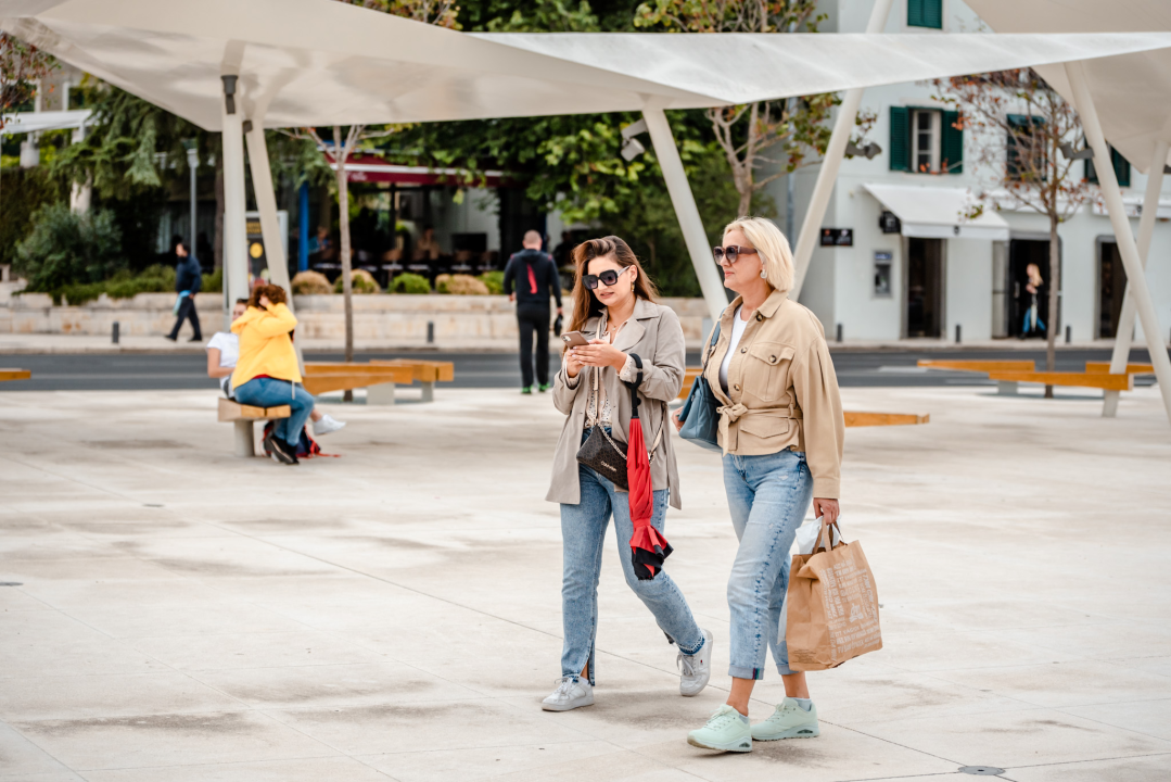 Ove dame iz Đira po gradu će vam dati mnoštvo ideja za jesenske outfite