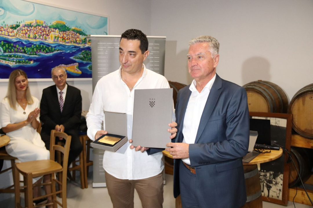 Najuspješnijim tvrtkama Šibensko-kninske županije u 2021. godini dodijeljene plakete Zlatna kuna